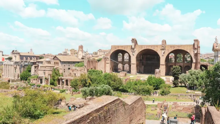 À Fréjus, Forum Iulii se révèle vu du ciel, gratuitement