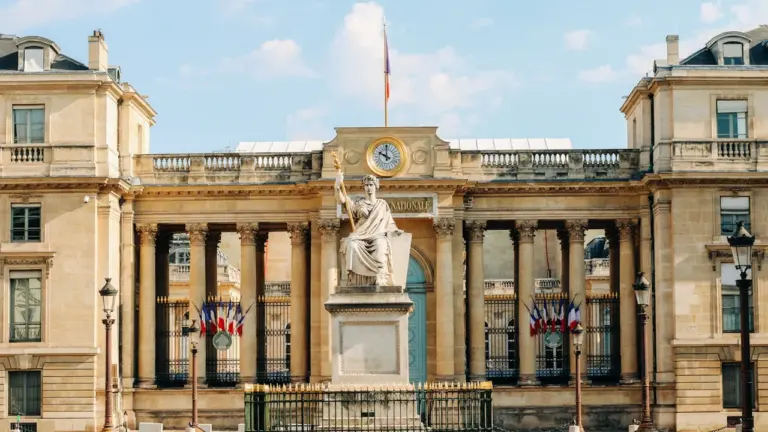 Assemblée nationale : le PLF 2027 examiné avant le 31 octobre ?