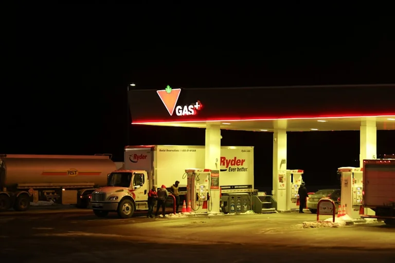 Carburant : le détour rentable avant de faire le plein