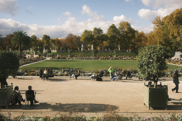 Dimanche soir à Paris : parc ouvert et trajet sans surprise