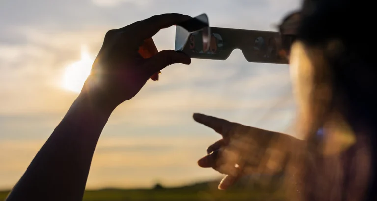 Éclipse à Bondy : un crépuscule avant l’heure