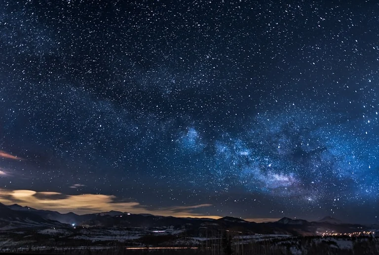 Perséides du 12 au 13 août : où regarder le ciel en France