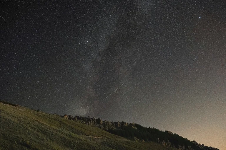 Perséides du 17 août : où regarder le ciel ce soir en France