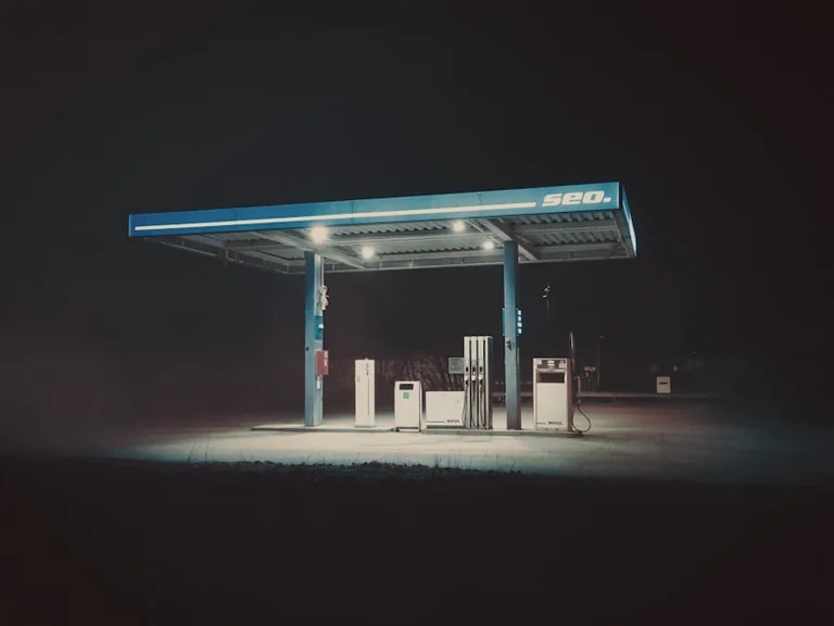 Prix du carburant : pourquoi les tarifs stagnent en août 2026