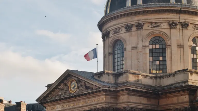 Budget 2027 : promulgation attendue avant le 31 décembre