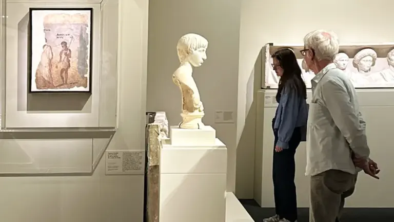 Nîmes : l’art romain du Louvre en LSF, visite gratuite
