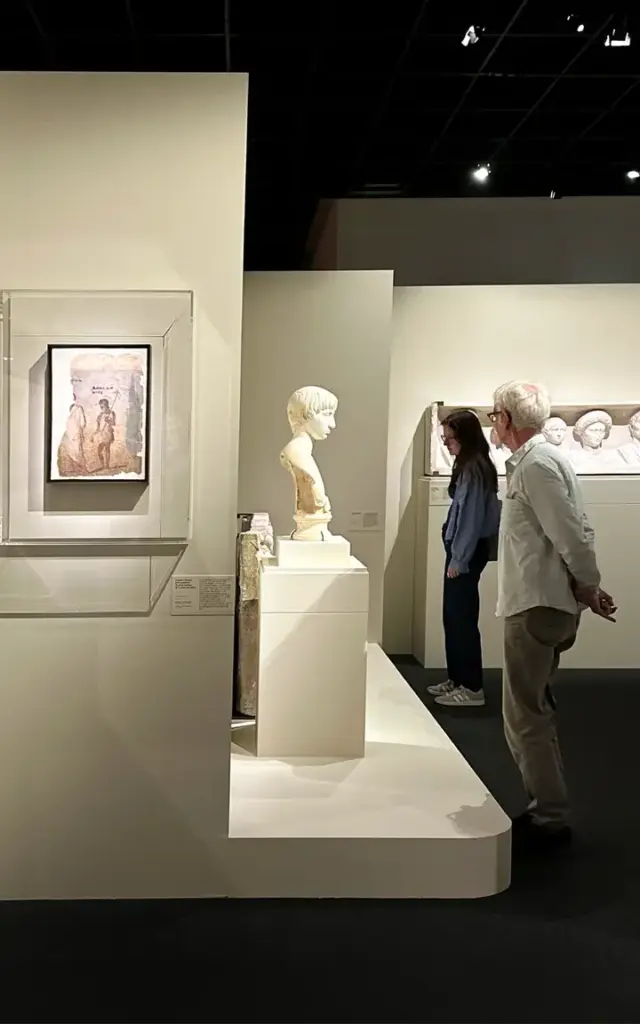 Nîmes : l’art romain du Louvre en LSF, visite gratuite