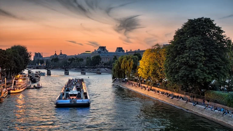 Paris ce soir : balade gratuite sur les Rives de Seine