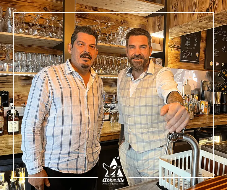À Abbeville, deux amis de 50 ans ouvrent un bar années 1920